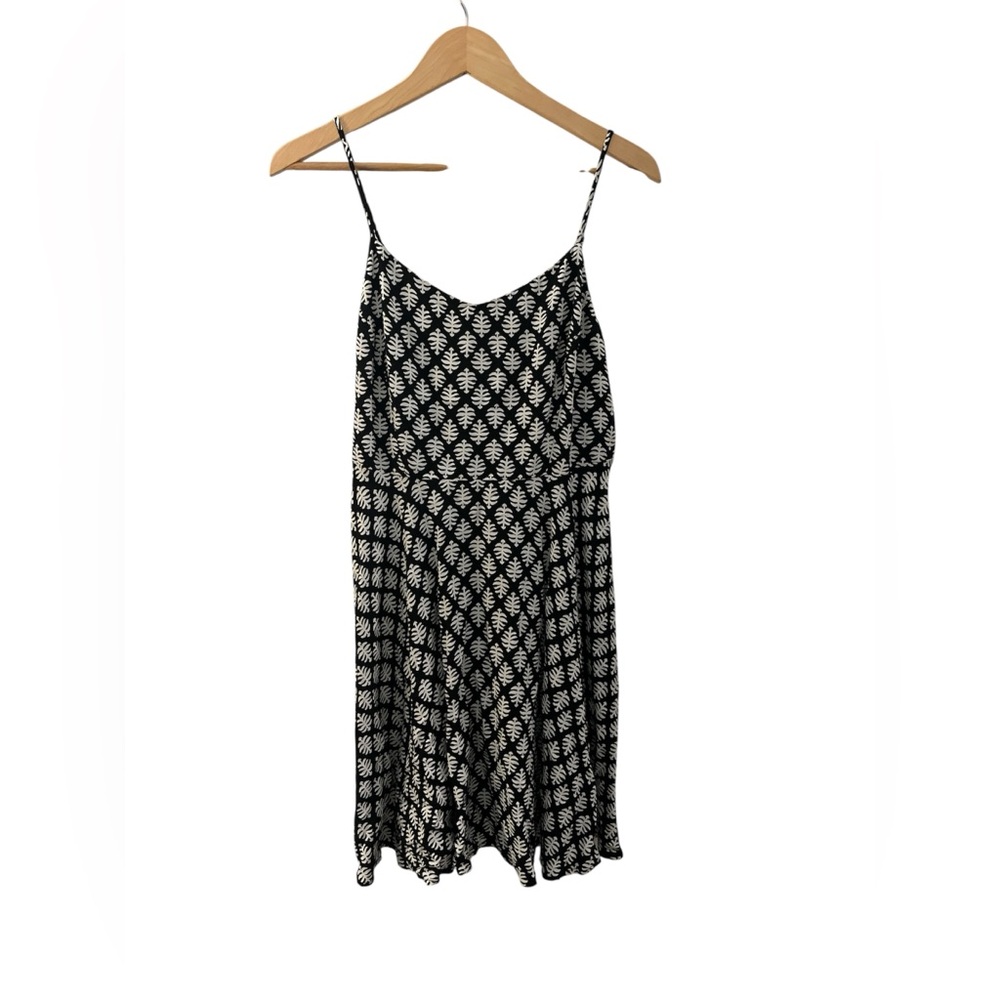 Old Navy The Cami Dress Black and White Spaghetti Strap Size Large